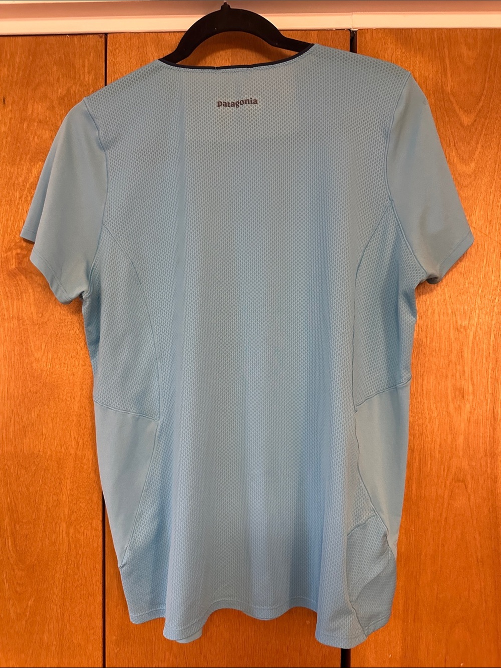 Patagonia Light Blue Women’s Short-Sleeve Performance Tee - Picture 3 of 4